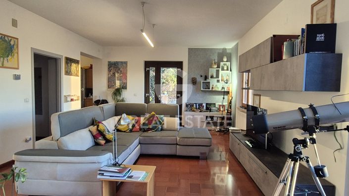 Image No.2-4 Bed Country House for sale