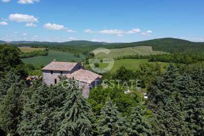 vendesi-castello-borgo-in-umbria-terni-montec