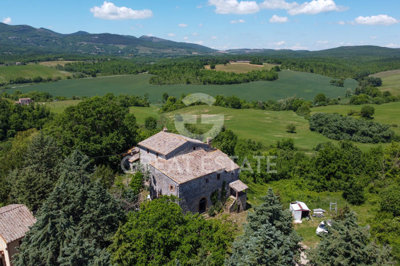 vendesi-castello-borgo-in-umbria-terni-montec