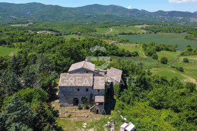 vendesi-castello-borgo-in-umbria-terni-montec