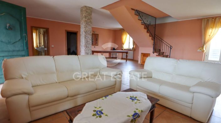 Image No.20-3 Bed Country House for sale