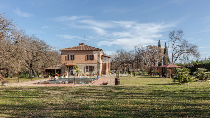 Image No.14-8 Bed Country House for sale