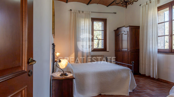 Image No.18-8 Bed Country House for sale