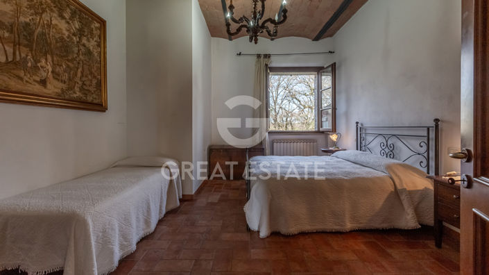 Image No.19-8 Bed Country House for sale