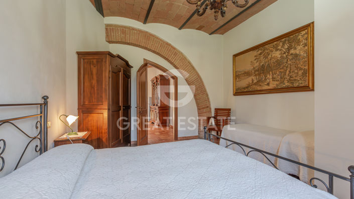 Image No.20-8 Bed Country House for sale