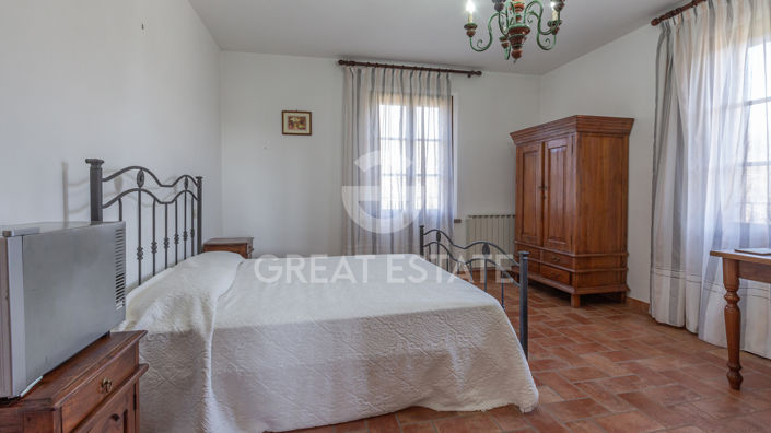 Image No.26-8 Bed Country House for sale