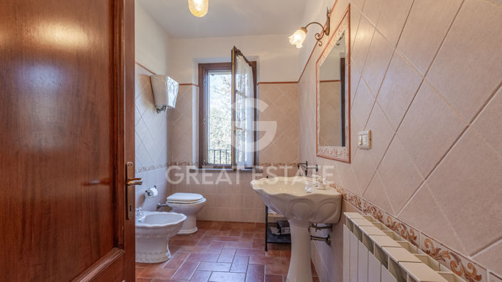 Image No.27-8 Bed Country House for sale