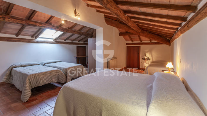 Image No.32-8 Bed Country House for sale