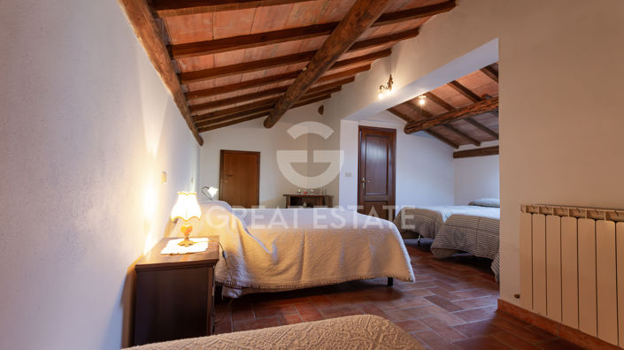 Image No.33-8 Bed Country House for sale