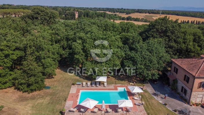 Image No.8-8 Bed Country House for sale