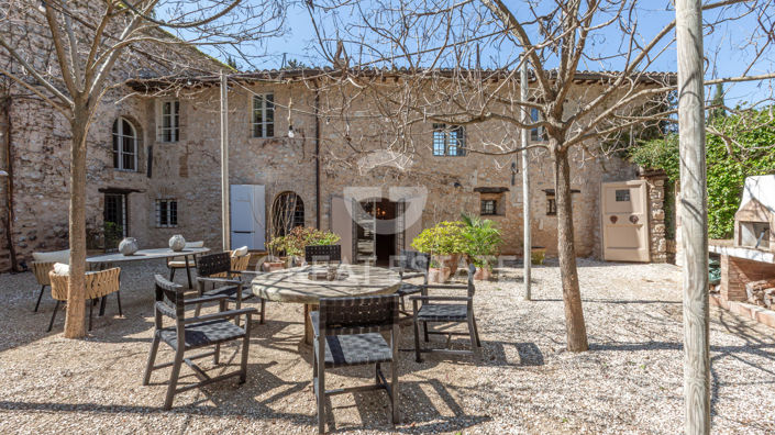 Image No.11-8 Bed Country House for sale