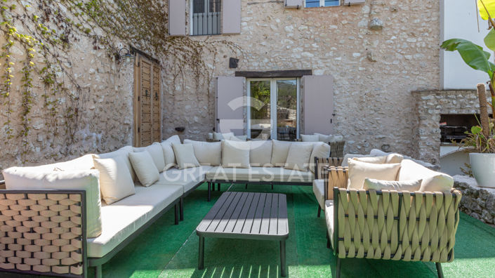 Image No.19-8 Bed Country House for sale