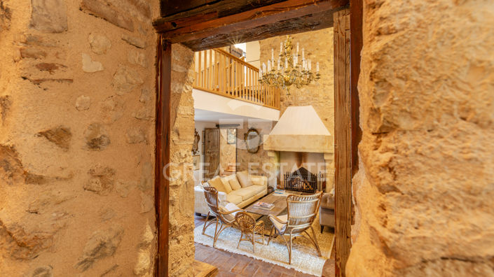 Image No.38-8 Bed Country House for sale