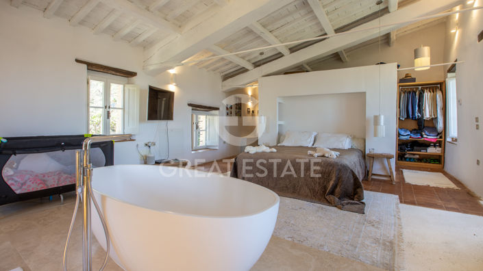 Image No.47-8 Bed Country House for sale