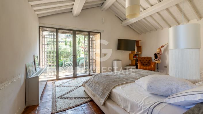 Image No.51-8 Bed Country House for sale