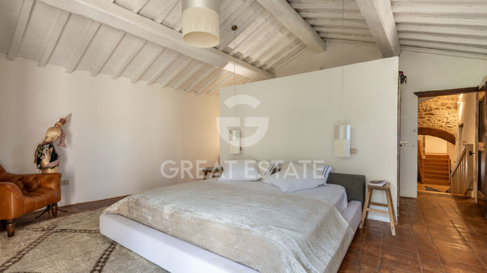 Image No.52-8 Bed Country House for sale