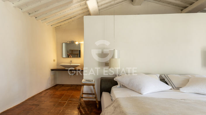 Image No.53-8 Bed Country House for sale