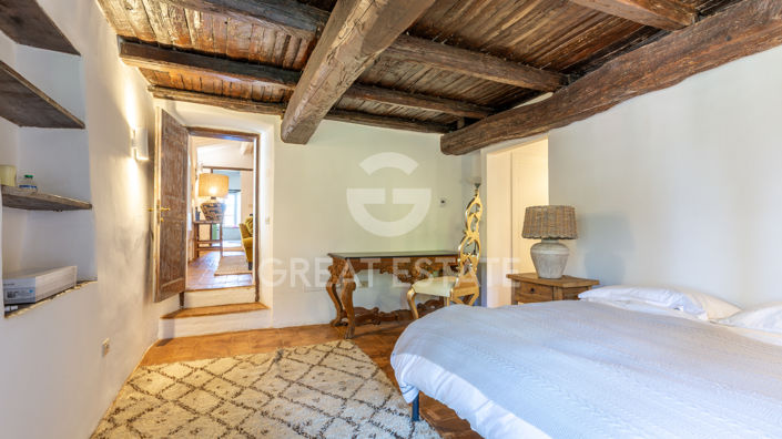 Image No.56-8 Bed Country House for sale