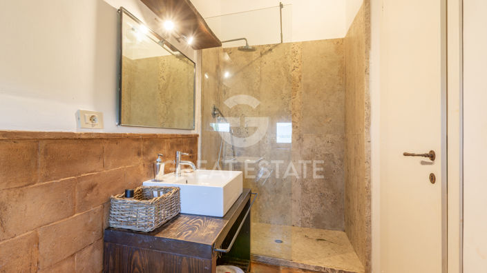 Image No.61-8 Bed Country House for sale