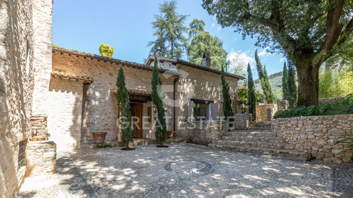 Image No.9-8 Bed Country House for sale