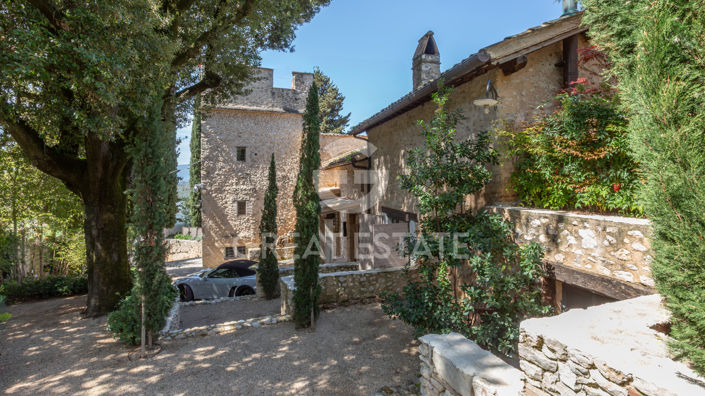 Image No.10-8 Bed Country House for sale