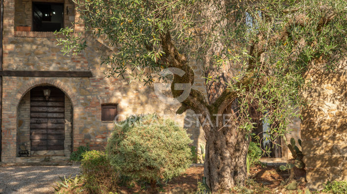 Image No.11-4 Bed Country House for sale