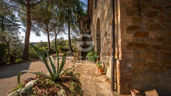 Image No.20-4 Bed Country House for sale