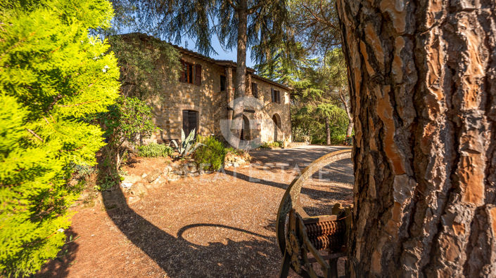 Image No.24-4 Bed Country House for sale