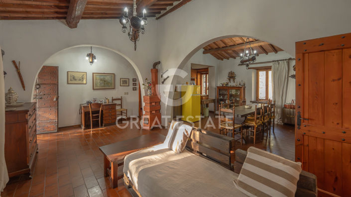 Image No.32-4 Bed Country House for sale