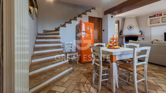 Image No.12-2 Bed Property for sale