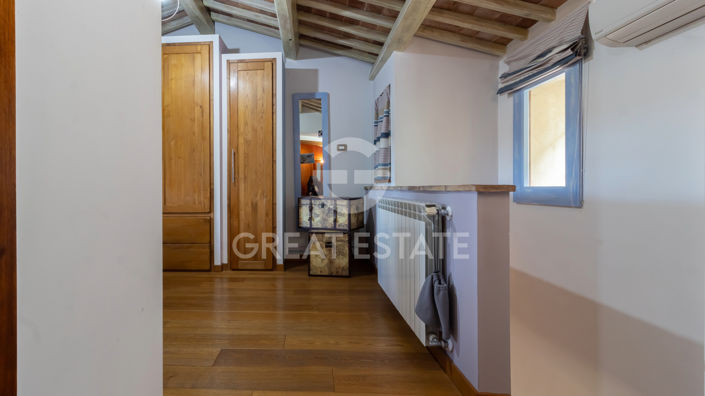 Image No.13-2 Bed Property for sale