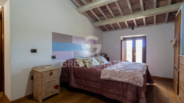 Image No.15-2 Bed Property for sale