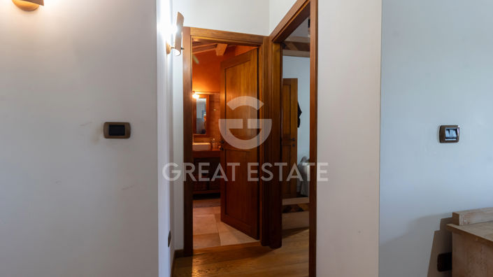 Image No.17-2 Bed Property for sale