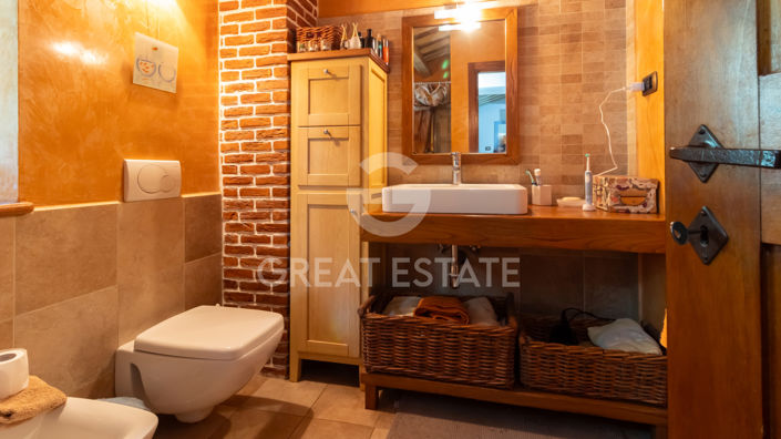 Image No.20-2 Bed Property for sale