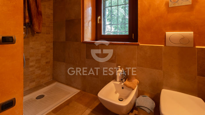 Image No.21-2 Bed Property for sale