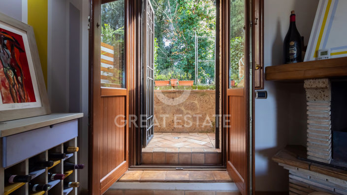 Image No.24-2 Bed Property for sale