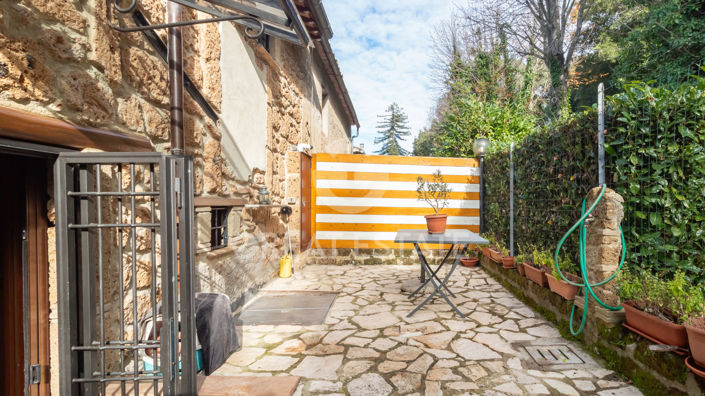 Image No.3-2 Bed Property for sale