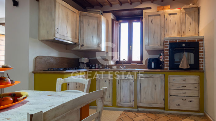 Image No.9-2 Bed Property for sale