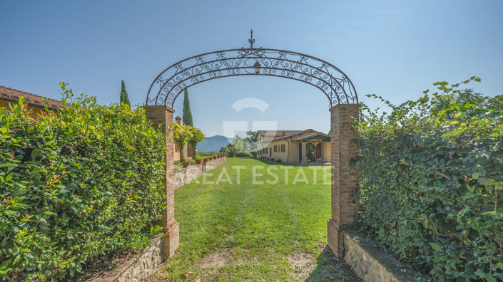 Image No.11-6 Bed Country House for sale