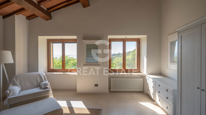 Image No.31-6 Bed Country House for sale