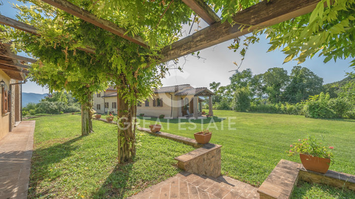 Image No.9-6 Bed Country House for sale