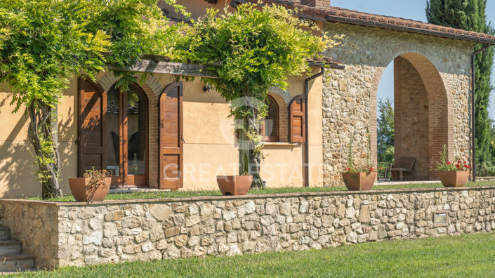 Image No.10-6 Bed Country House for sale