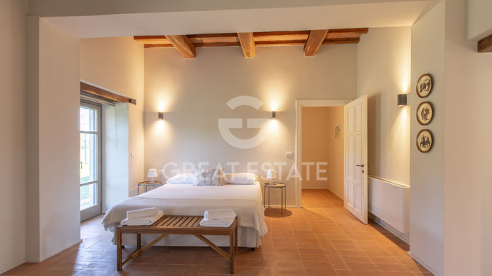 Image No.34-5 Bed Country House for sale