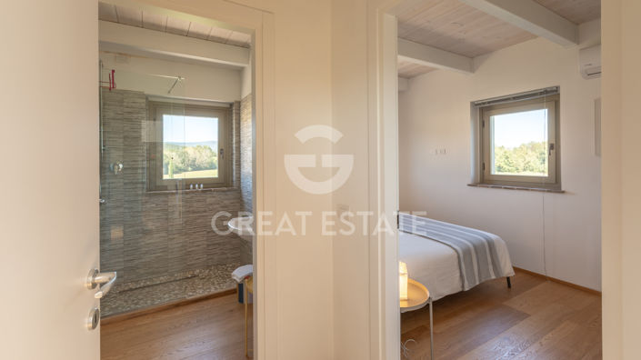 Image No.55-5 Bed Country House for sale