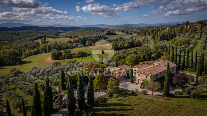 Image No.22-Maison de campagne de 13 chambres à vendre à Asciano