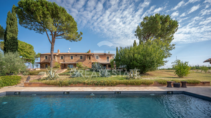 Image No.14-9 Bed Country House for sale