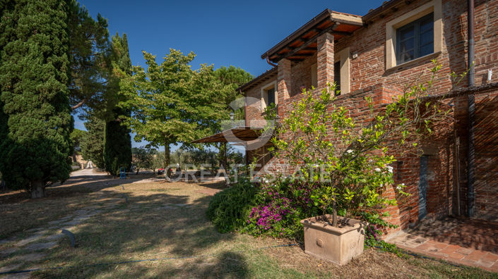 Image No.19-9 Bed Country House for sale