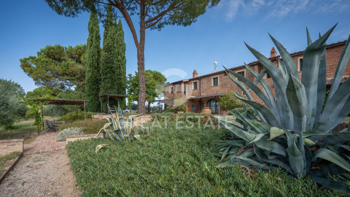 Image No.20-9 Bed Country House for sale