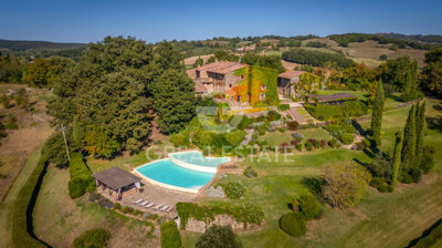 vendesi-rustico-casale-in-toscana-siena-chius