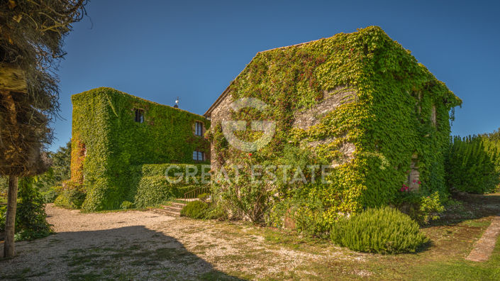 Image No.12-6 Bed Country House for sale